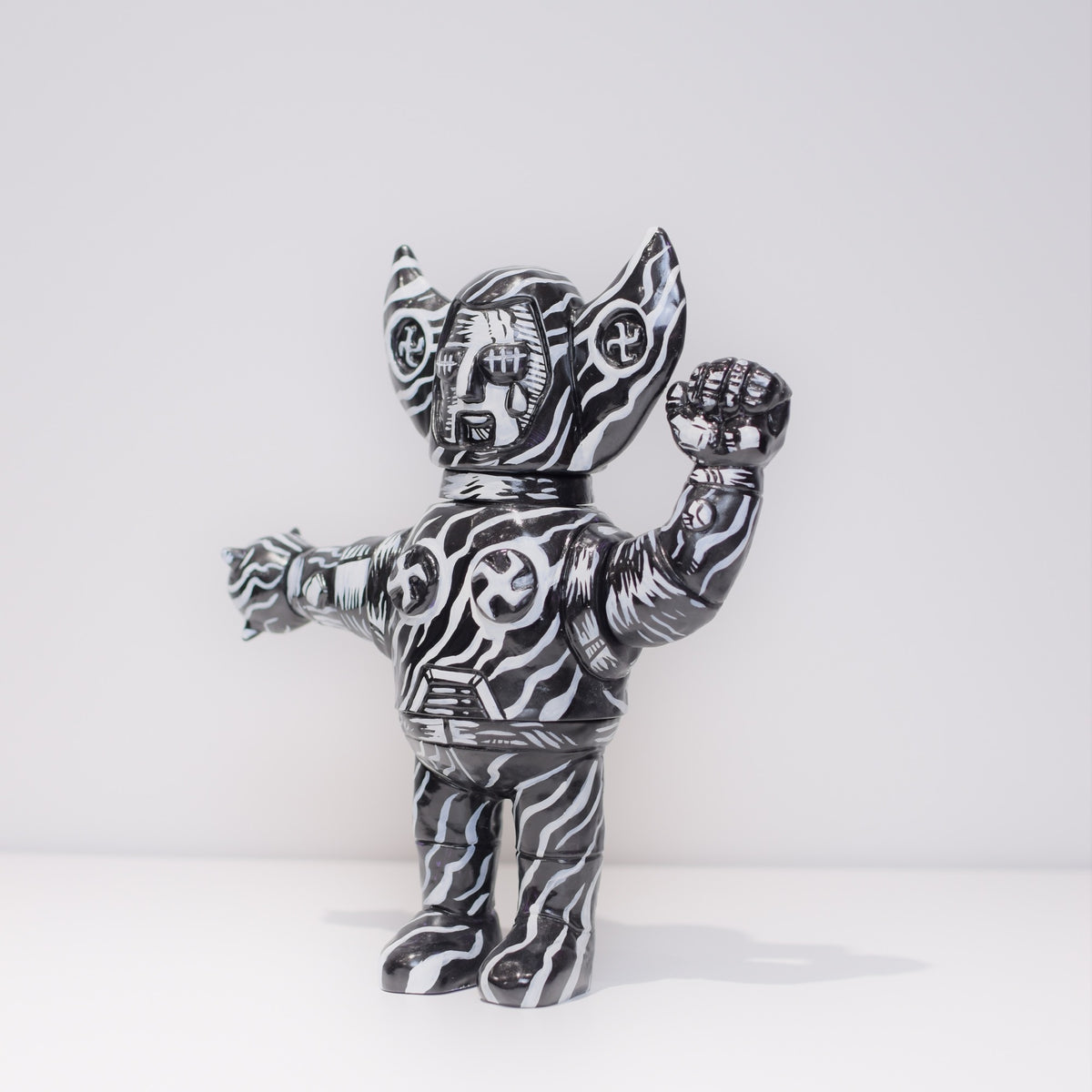 卍卍怪獣