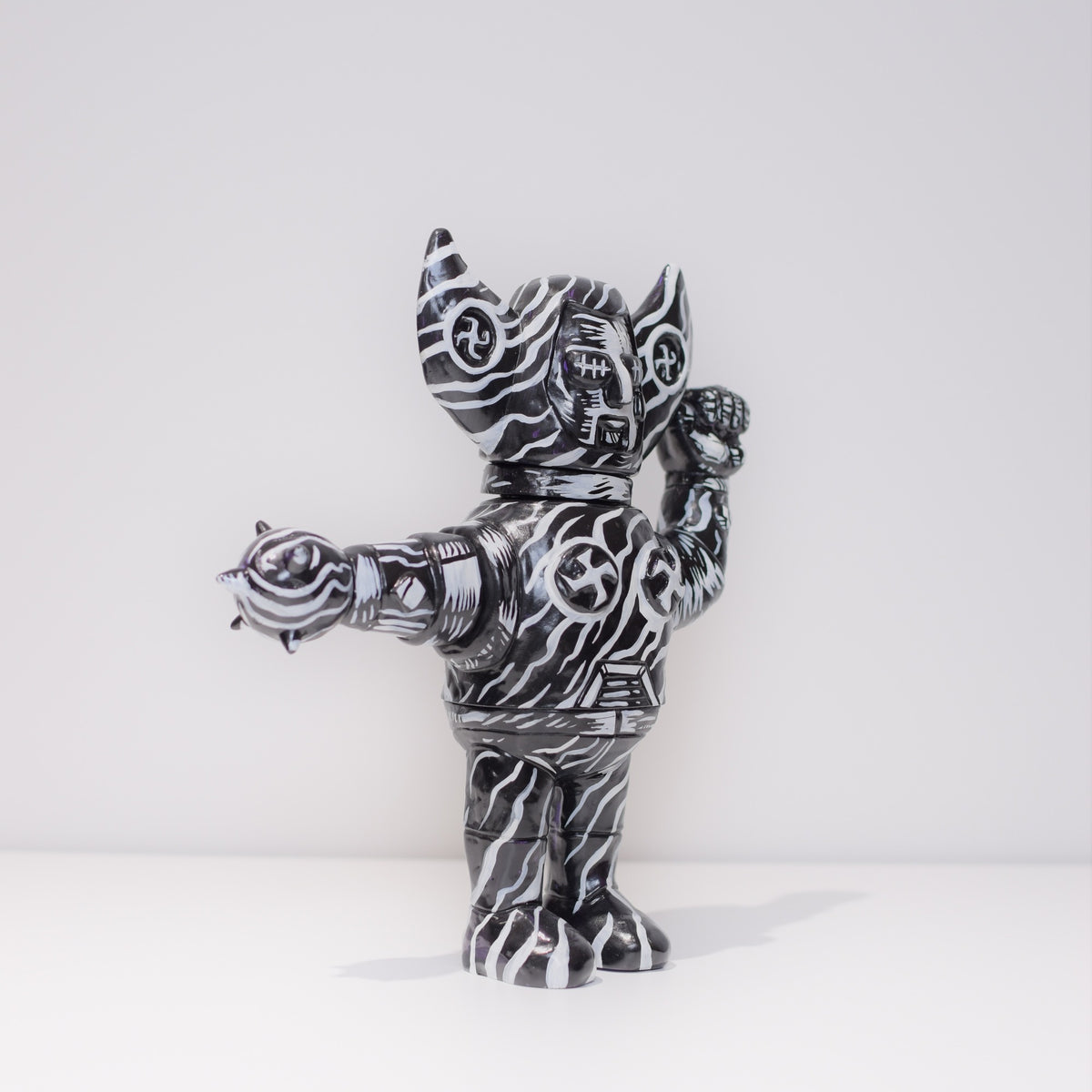 卍卍怪獣
